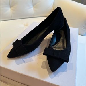 NEW Hugo Boss black  velvet leather pointy low-heeled flats size 7,5